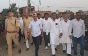 एसएसपी सतपाल अंतिल और एसपी ग्रामीण कुंवर आकाश सिंह की मैनाठेर के चार गांवों में पैदल गश्त
