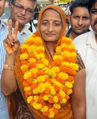 नागौर पंचायत चुनाव में जीत हासिल करने वाली हनुमान बेनीवाल की छोटी भाभी की तस्वीर